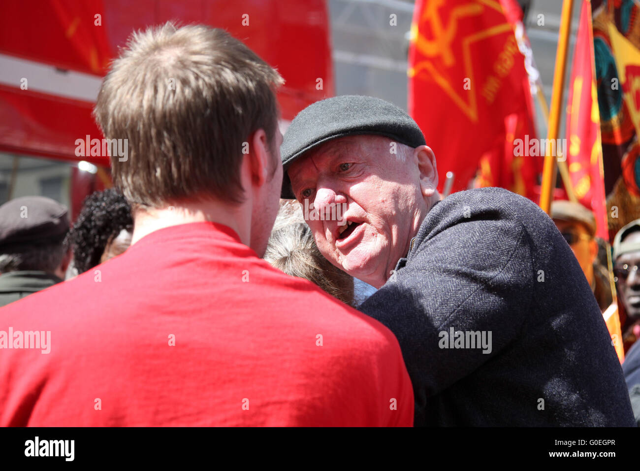 Londres, 1 mai 2016 - Des milliers de marcheurs dans premier mai à Londres, suivie d'une marche à Trafalgar Square Crédit : Dinendra Haria/Alamy Live News Banque D'Images