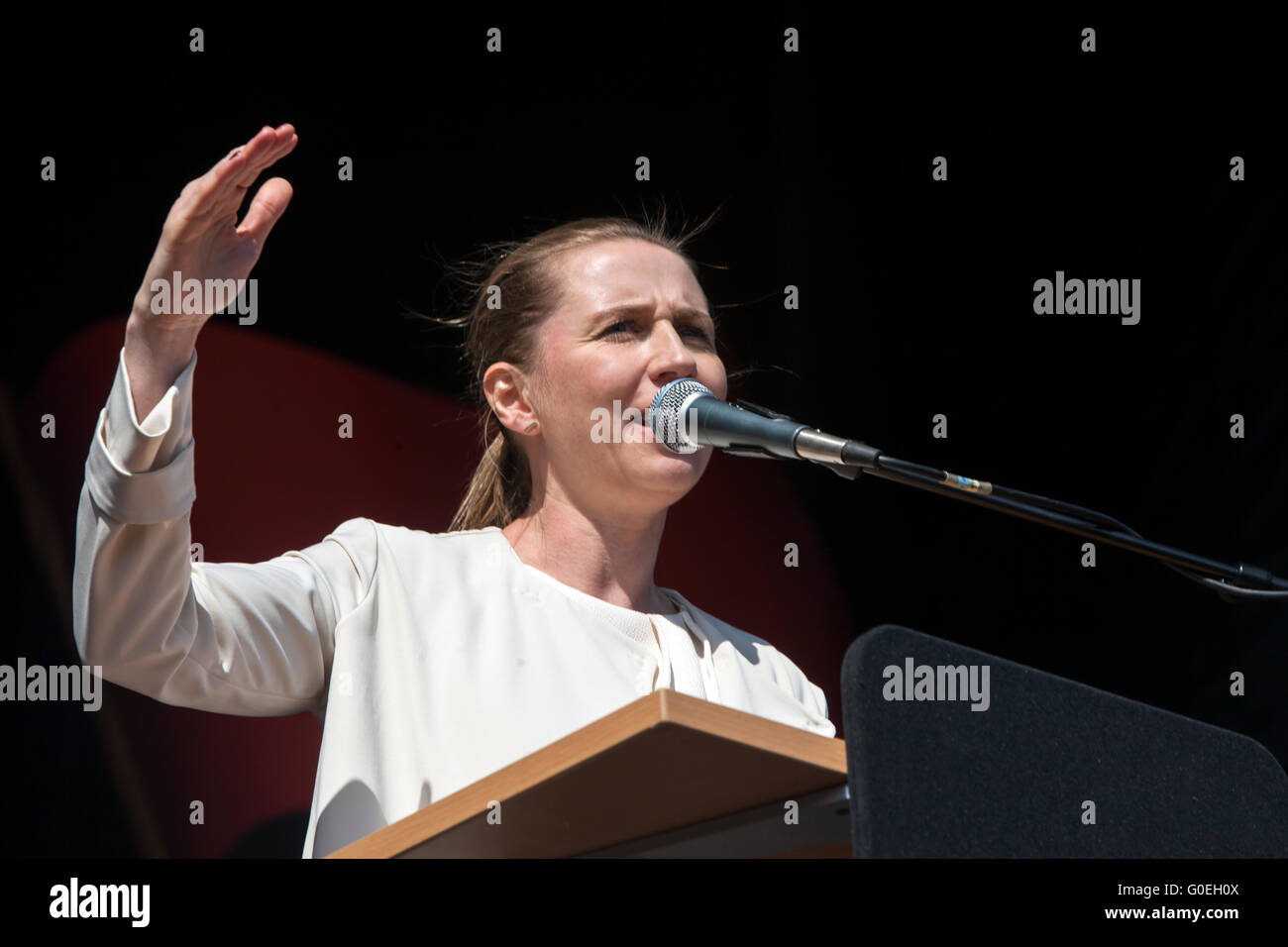 Copenhague, Danemark, le 1er mai 2016 : Mette Frederiksen, présidente des sociaux-démocrates, s'exprime à la célébration de la Fête du travail dans la région de Faelledparken, Copenhague. Credit : OJPHOTOS/Alamy Live News Banque D'Images