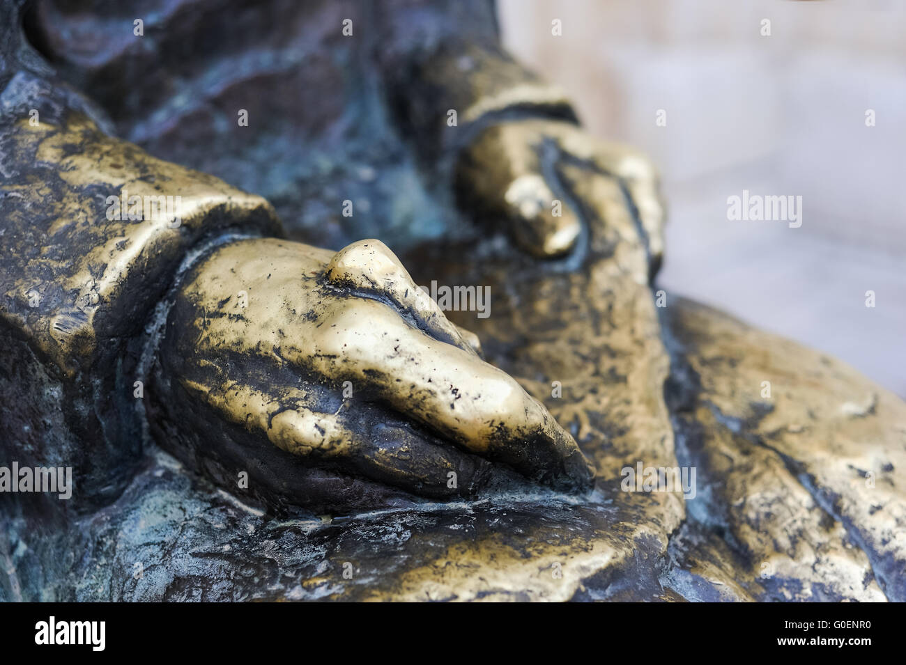 Mains de l'écrivain d'une statue en bronze Banque D'Images