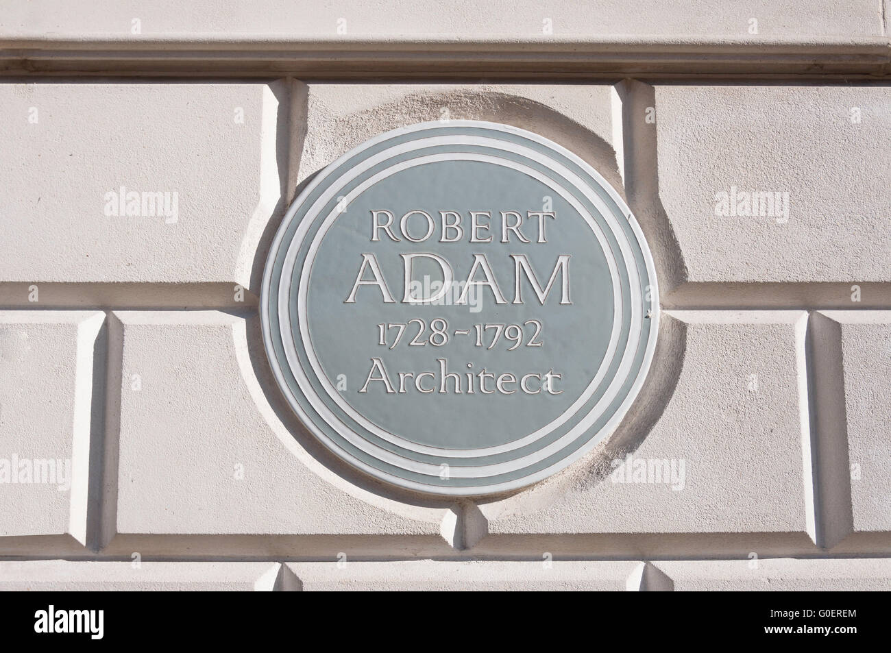 Robert Adam (architecte) plaque sur la maison de ville du XVIIIe siècle, Fitzroy Square, Fitzrovia, Borough of Camden, Grand Londres, Angleterre, Royaume-Uni Banque D'Images