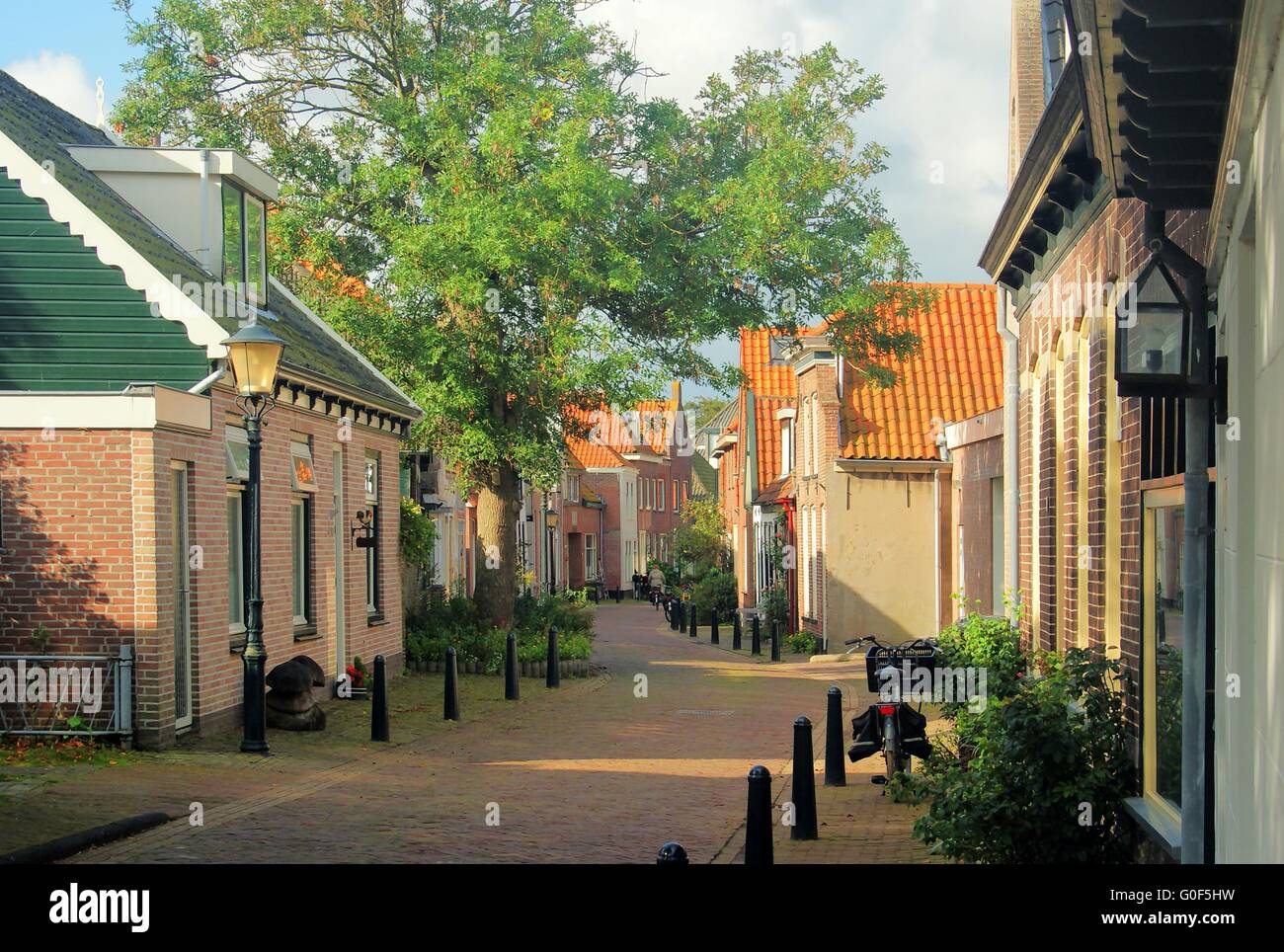 Rue résidentielle de Hollande sur l'île de Texel Banque D'Images