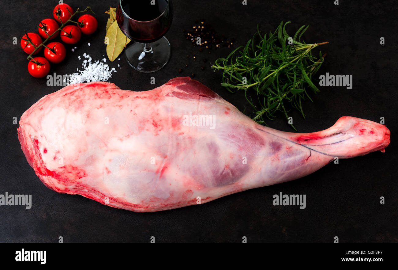 Jambe d’agneau cru Banque D'Images