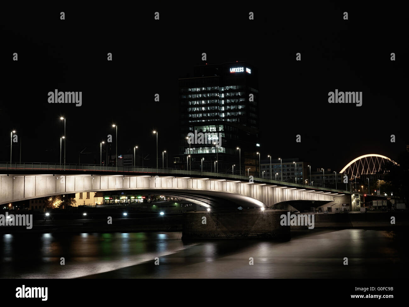 Pont Deutzer à Cologne la nuit Banque D'Images