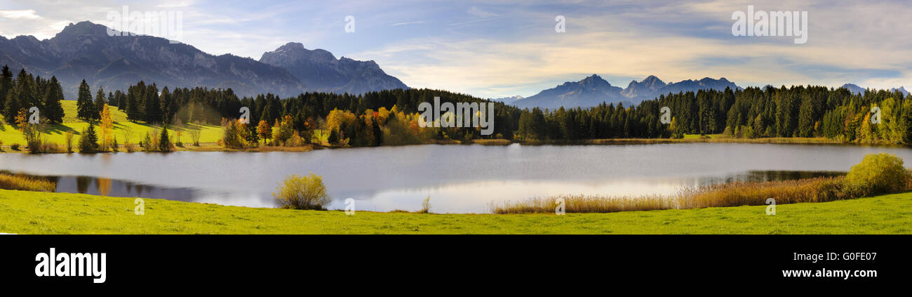 Panorama du lac et montagnes en Bavière Banque D'Images