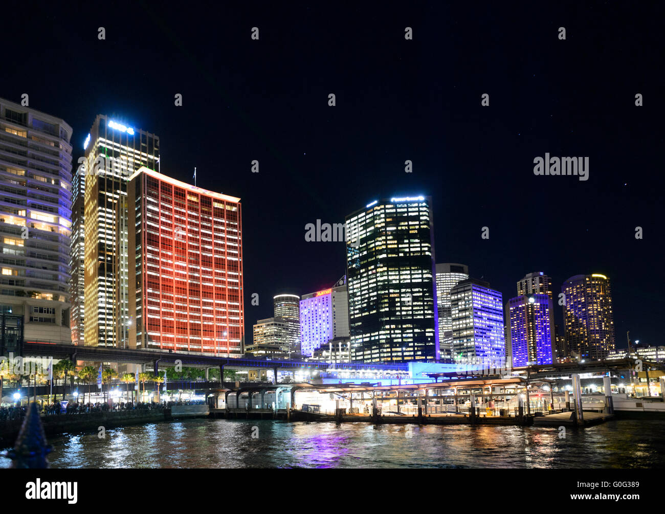 Sydney Skyline pendant le Festival vive, le port de Sydney, Nouvelle Galles du Sud, Australie Banque D'Images