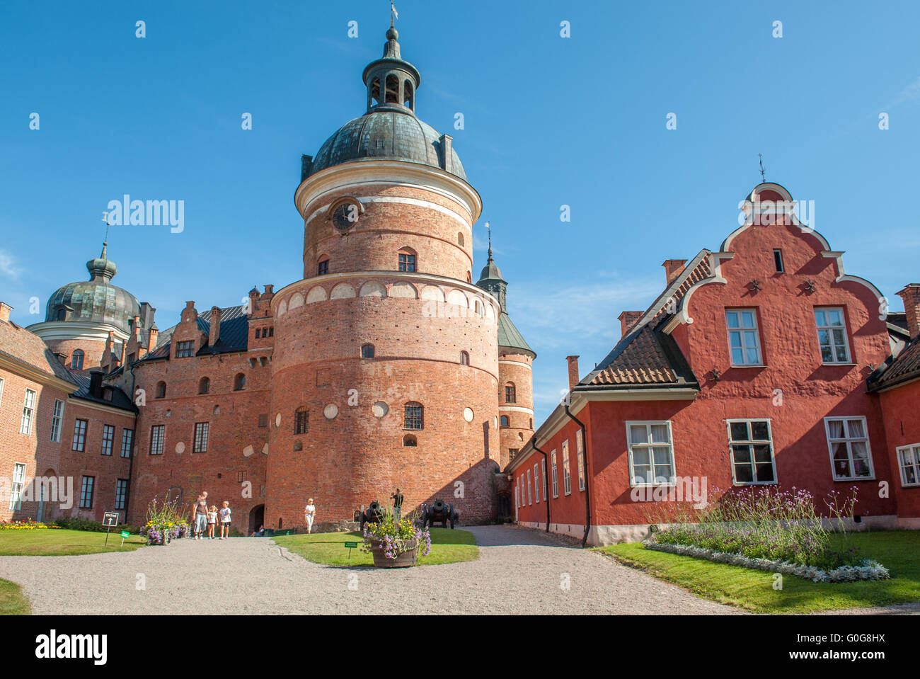 Les touristes visitent le château de Gripsholm à Mariefred, Suède Banque D'Images