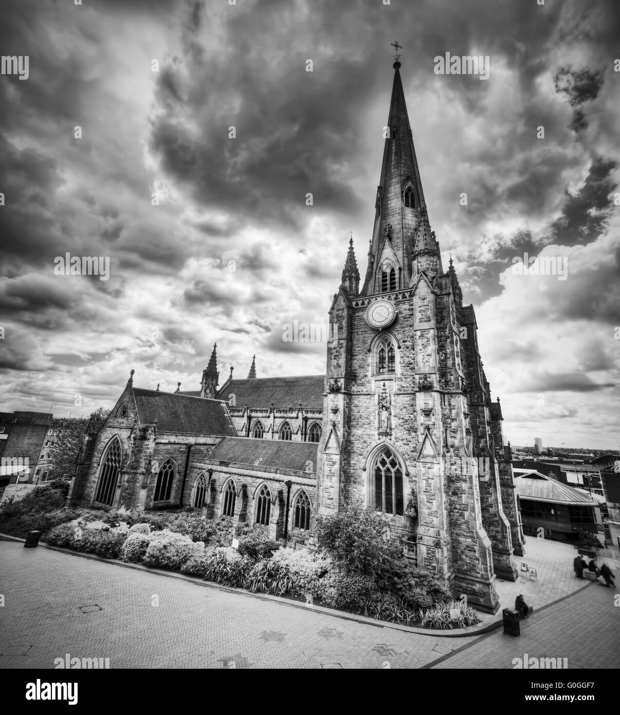 St Martin dans l'église Bull Ring à Birmingham, Royaume-Uni. Le noir et blanc Banque D'Images