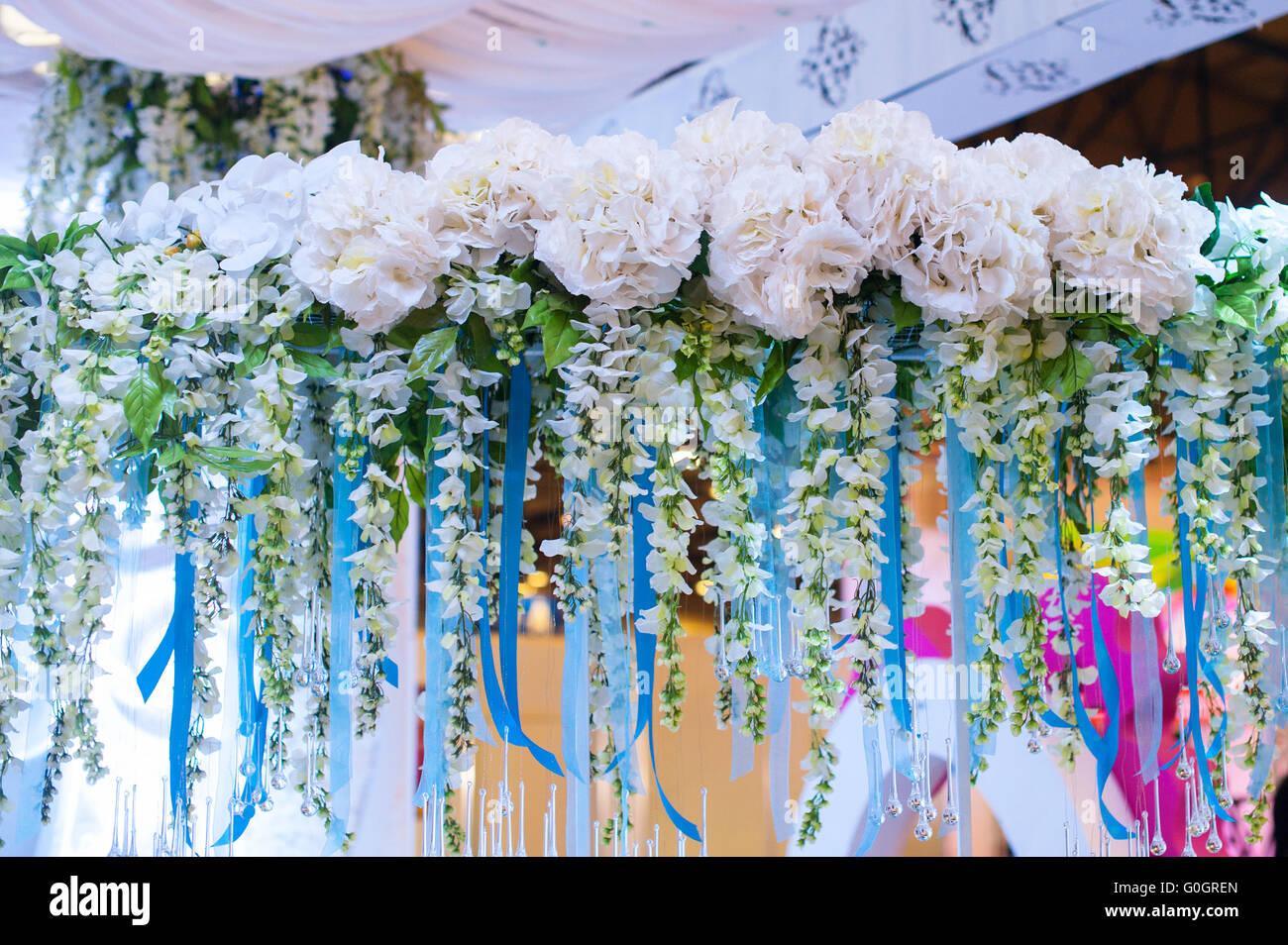 Une très belle décoration de fleurs pour le shoot photo de mariage Banque D'Images