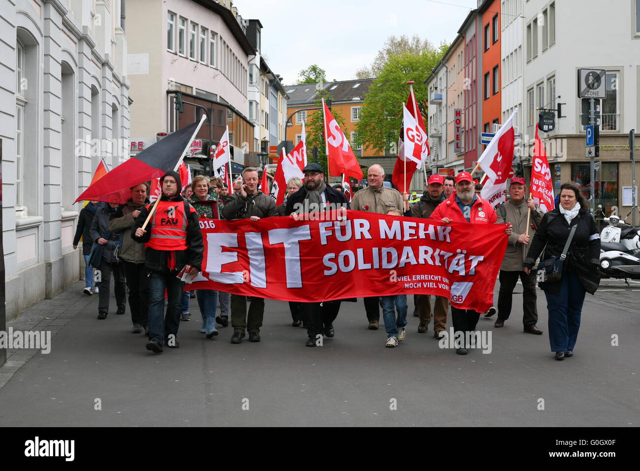 Sur le chemin de la DGB syndicat célébration sur la place du marché de Bonn, en Allemagne, au mois de mai 1. Banque D'Images