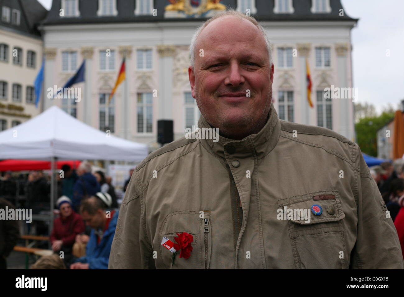 Portrait de MdB Ulrich Kelber SPD sur la place du marché de Bonn, Allemagne, 1. Peut Banque D'Images