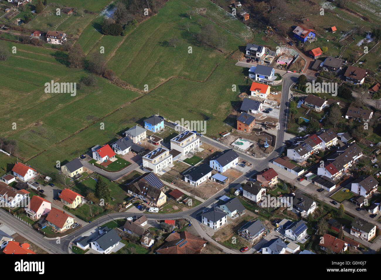 Le développement périphérique typique d'un quartier résidentiel Banque D'Images