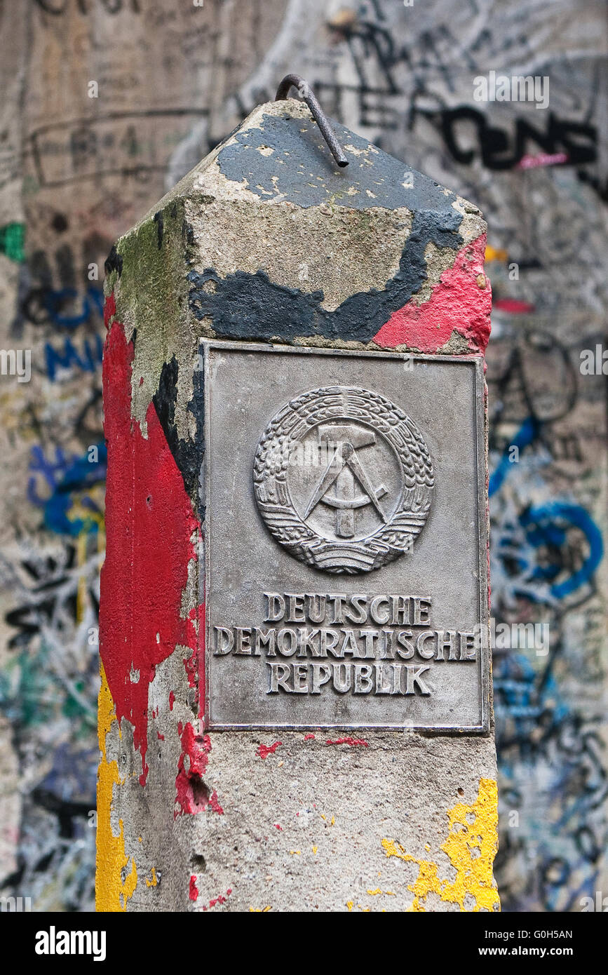 Marqueur de frontière de l'Est DDR, Berlin, Allemagne Banque D'Images