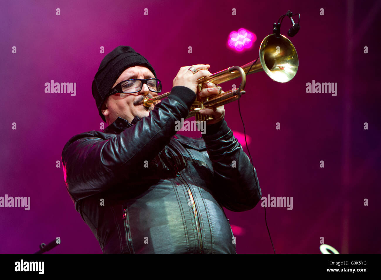 Le trompettiste italien Giovanni Falzone en concert au Festival de Jazz de  Turin Photo Stock - Alamy