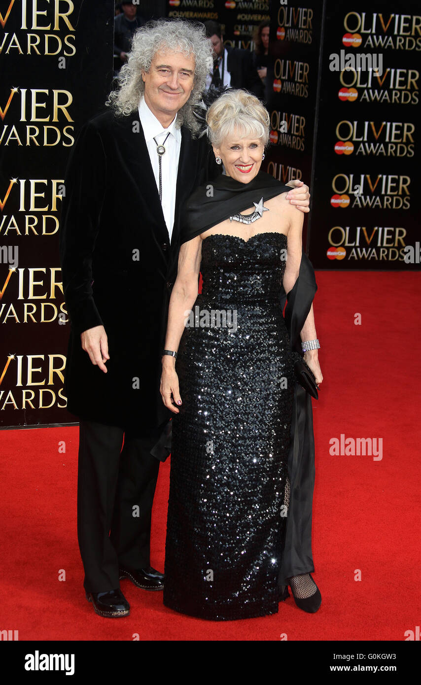 3 avril 2016 - Brian May et Anita Dobson assistant à l'Olivier Awards 2016 au Royal Opera House, Covent Garden à Londres, au Royaume-Uni. Banque D'Images