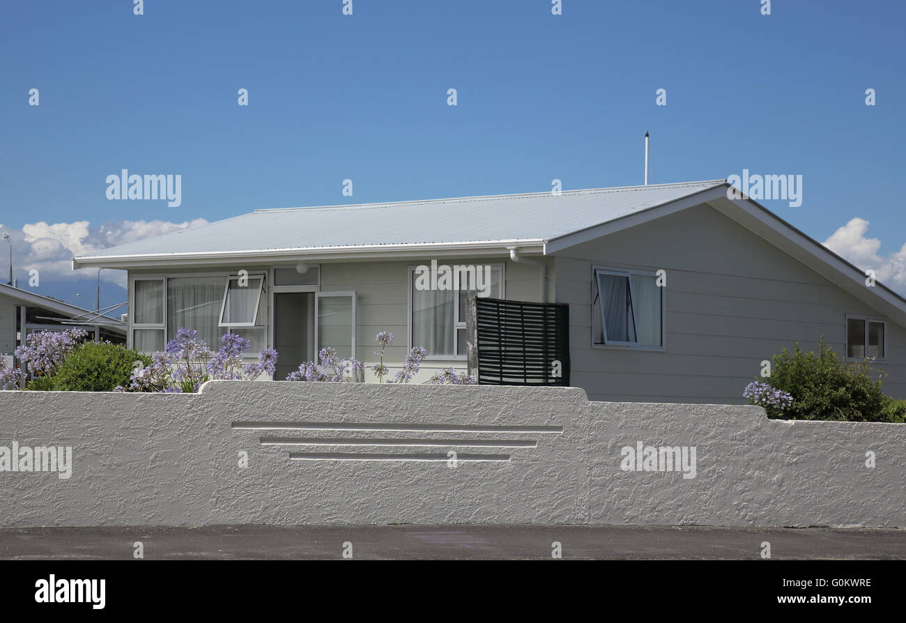 Bungalows typiques en hokitika sur la côte ouest de l'île du sud néos-zélandais Banque D'Images