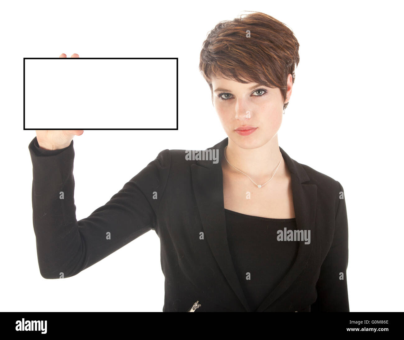 Young businesswoman holding blank card isolé sur fond blanc Banque D'Images