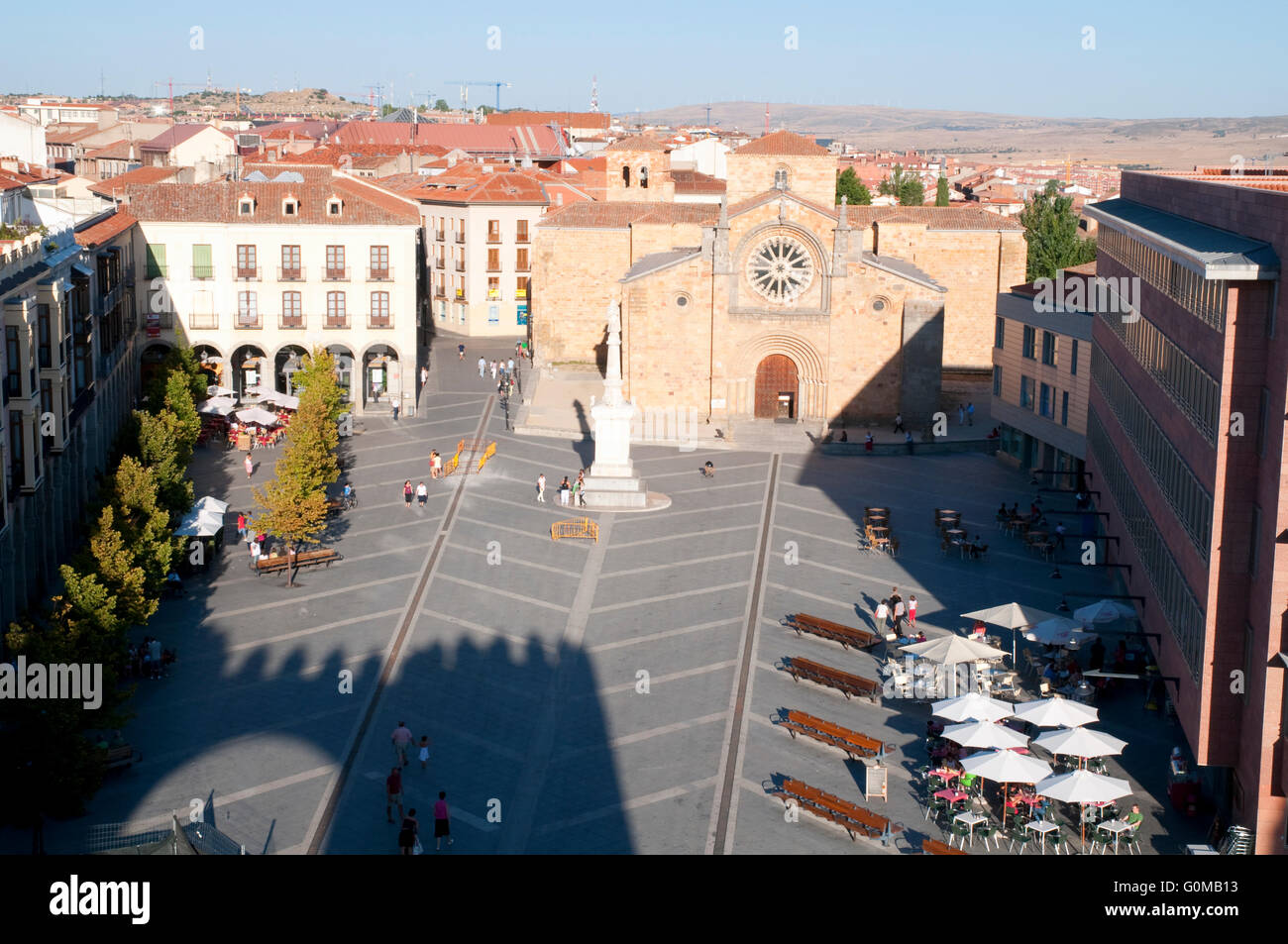 Santa Teresa square des murs de la ville. Segovia, Castilla Leon, Espagne. Banque D'Images
