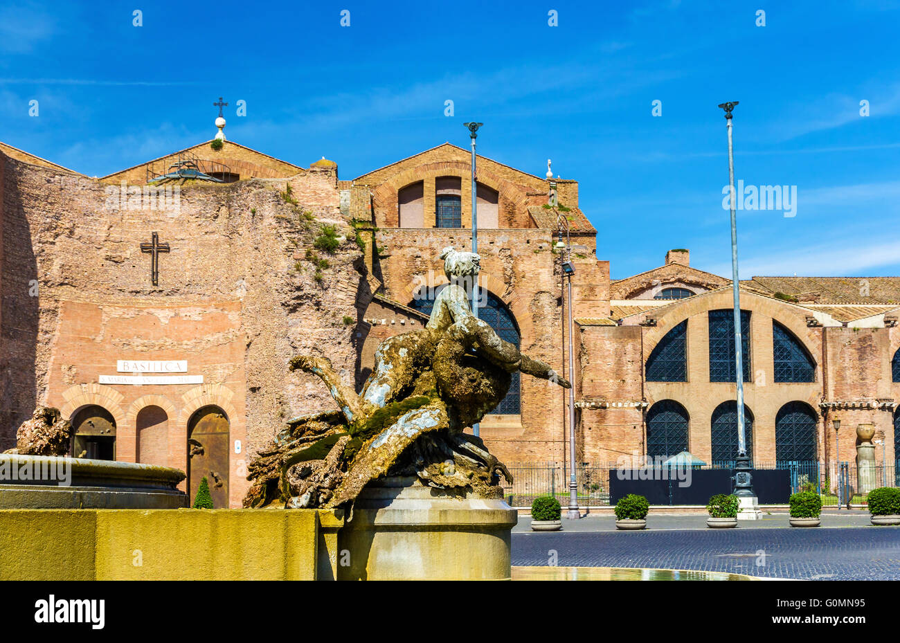 Fontana delle Naiadi et Santa Maria degli Angeli e dei Martiri Basilique Saint-Pierre de Rome Banque D'Images