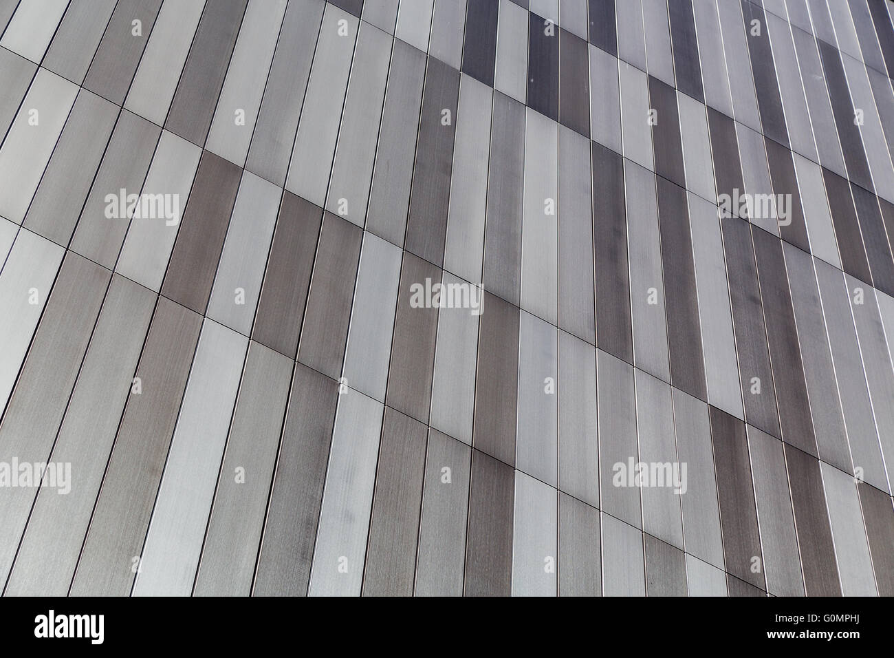 La lumière du soleil les captures les couleurs et teinte de l'édifice Apex, un nouveau complexe qui fait partie de l'Université de Liverpool. Banque D'Images