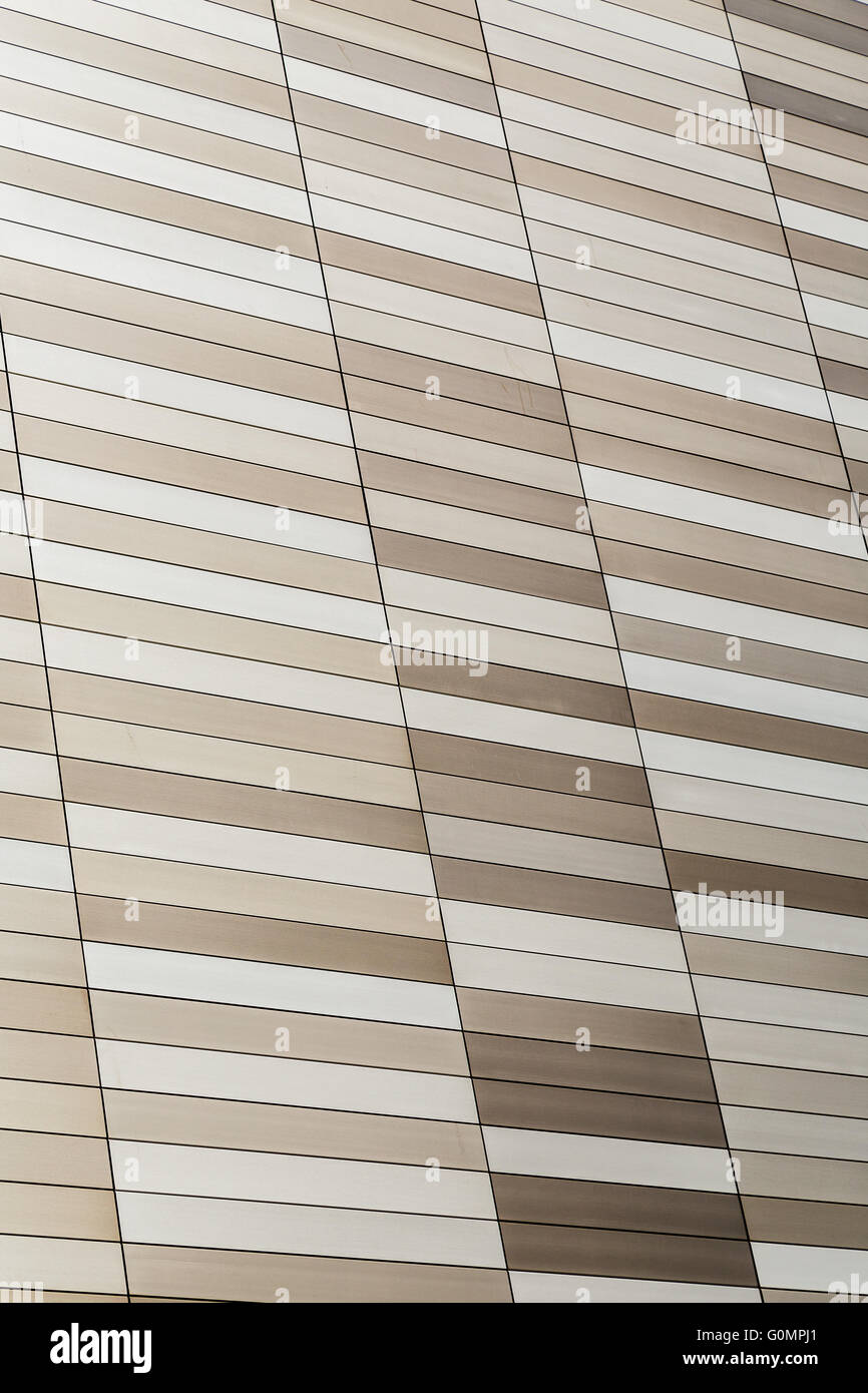 Couleur subtilement/panneaux teintés à l'extérieur de l'édifice Apex (partie de l'Université de Liverpool). Banque D'Images