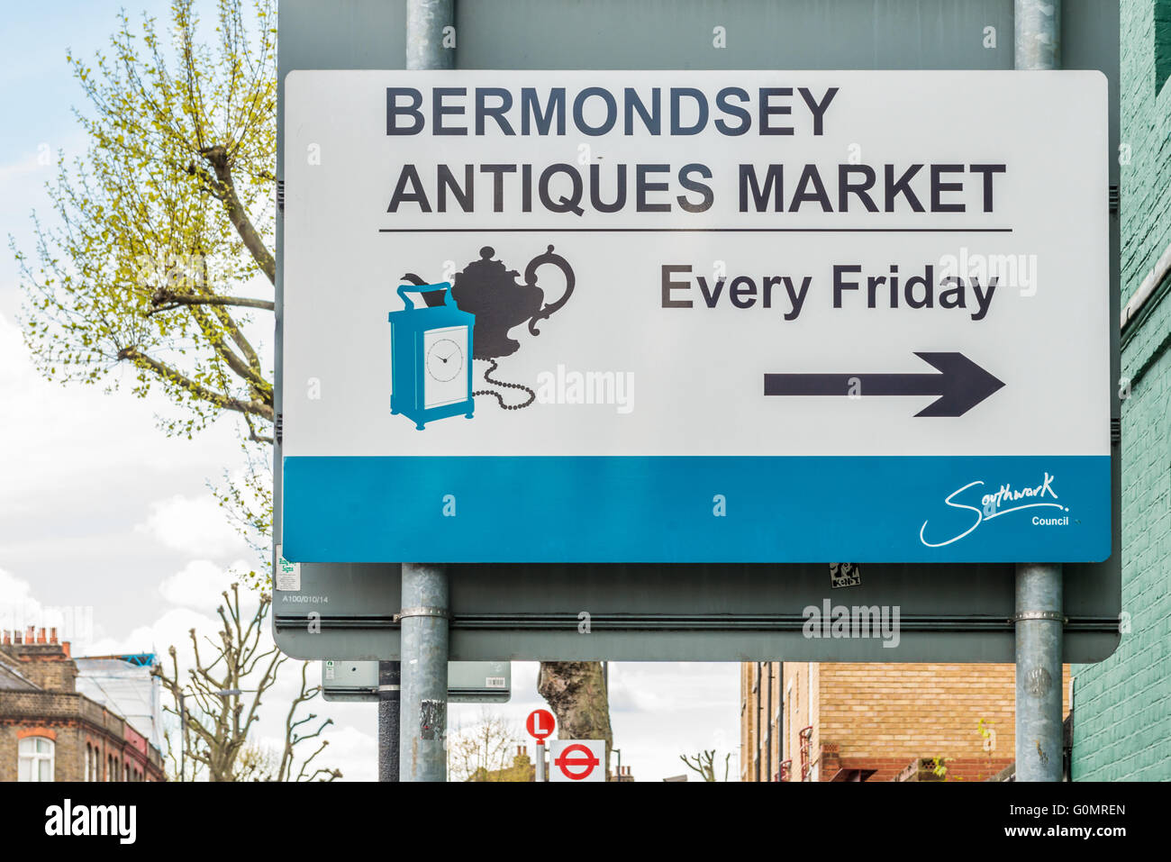 Londres, Royaume-Uni - 30 Avril 2016 : Bermondsey Antiques market signe. Marché est sur chaque vendredi Banque D'Images