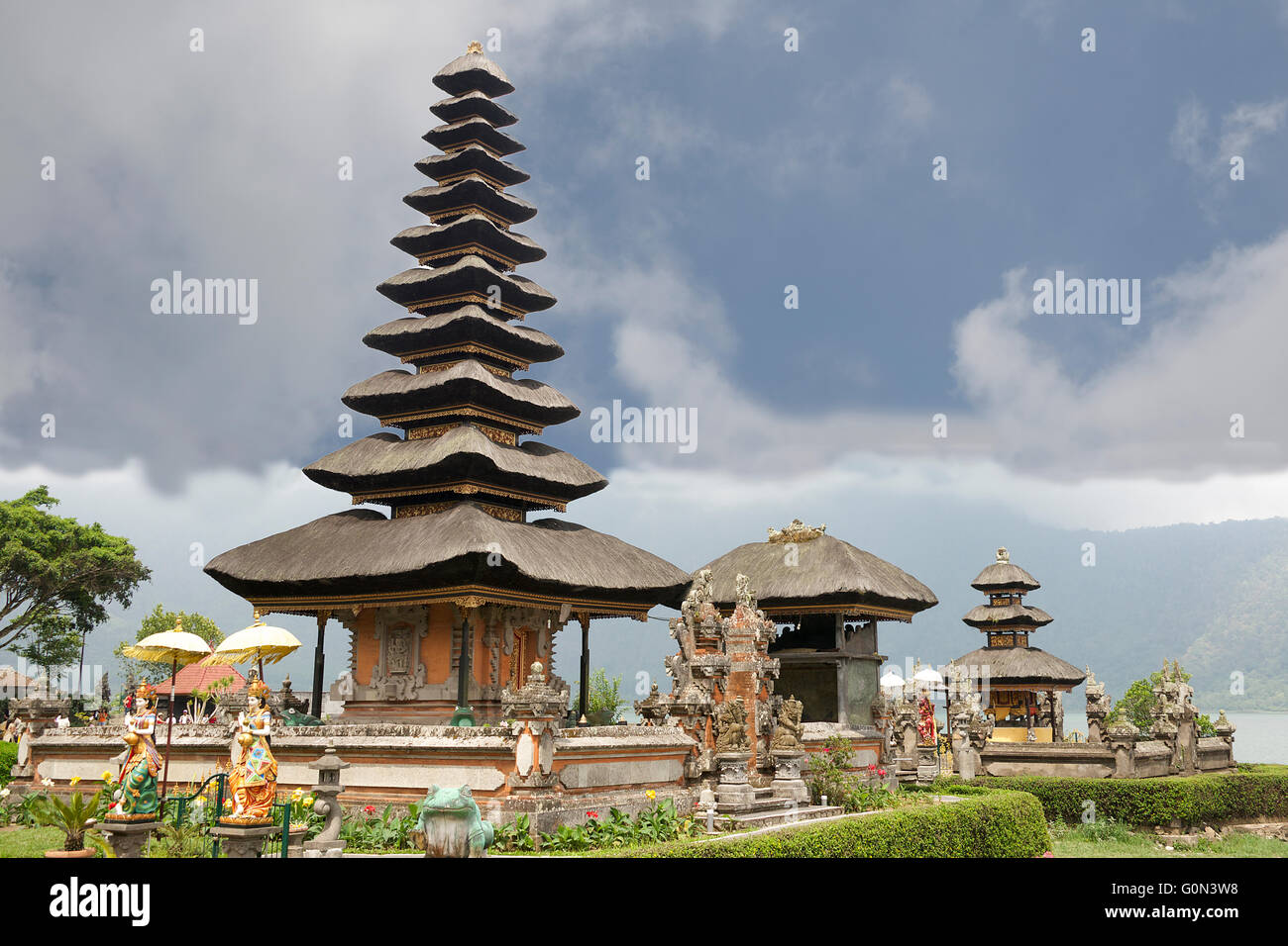 Pura Ulun Danu Bratan temple bouddhiste hindouiste Indonésie Bali Bedugul Banque D'Images