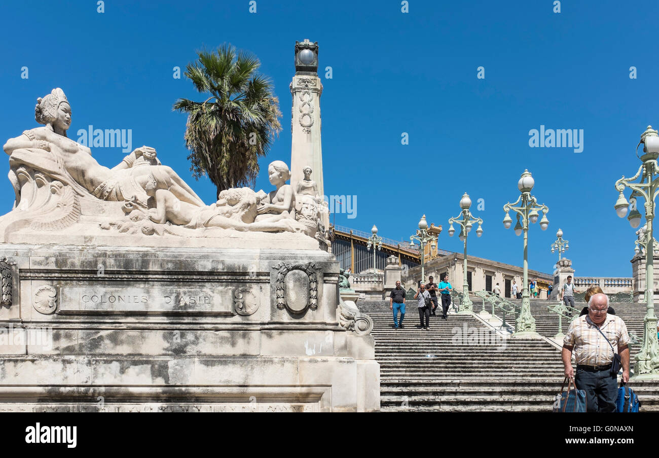 Étapes menant à la gare de Marseille, gare Saint Charles, Marseille, Bouches du Rhone, Provence, France Banque D'Images