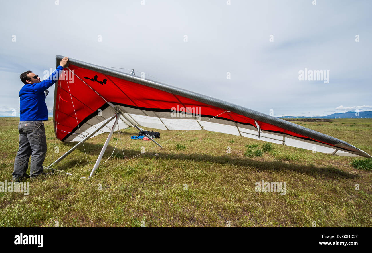Diego Calderoni faisant configuration pré-vol et les chèques Banque D'Images