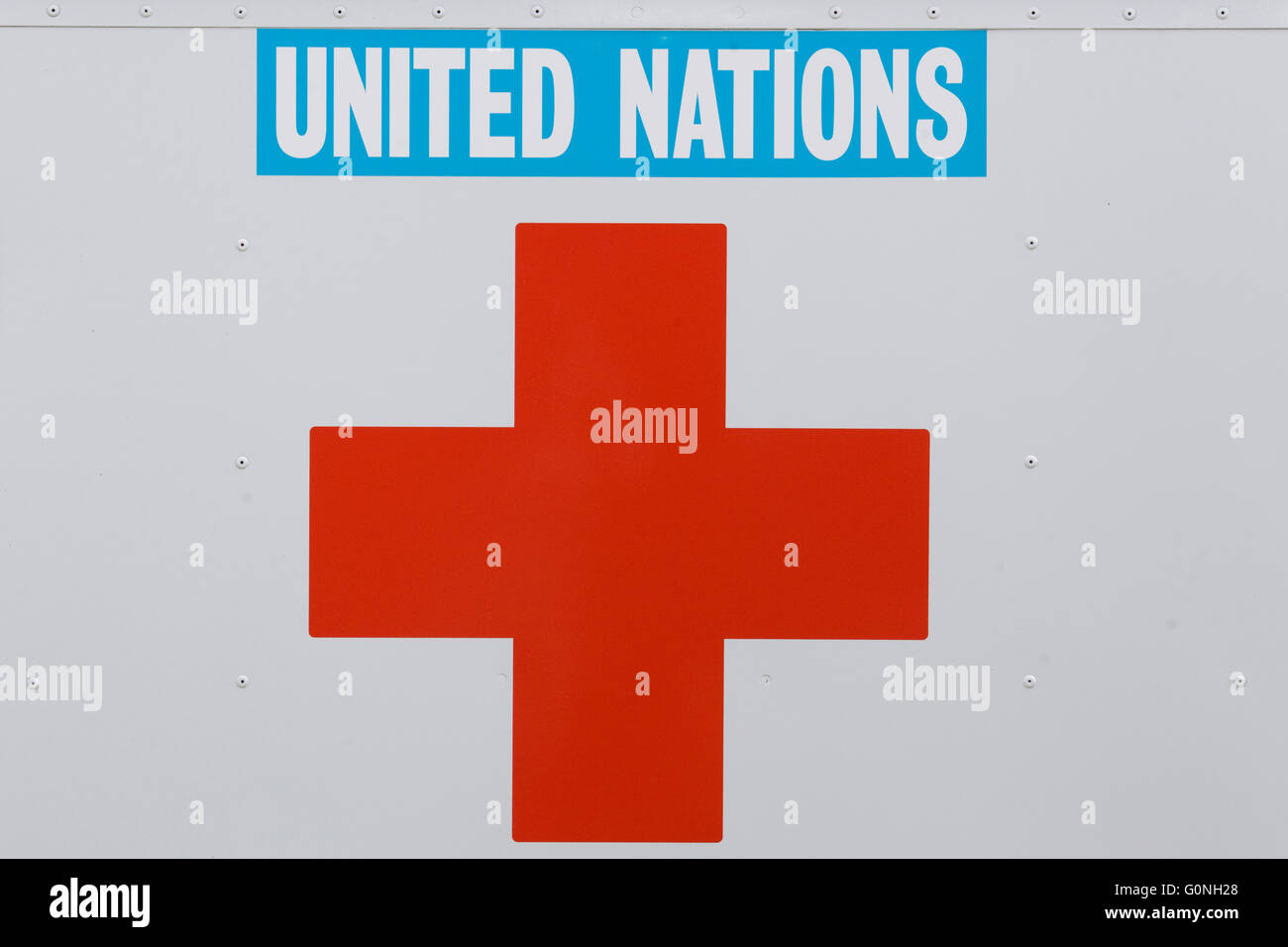 Signe d'information publique pour l'Organisation des Nations unies la croix rouge Banque D'Images Signe d'information publique pour l'Organisation des Nations unies la croix rouge Banque D'Images