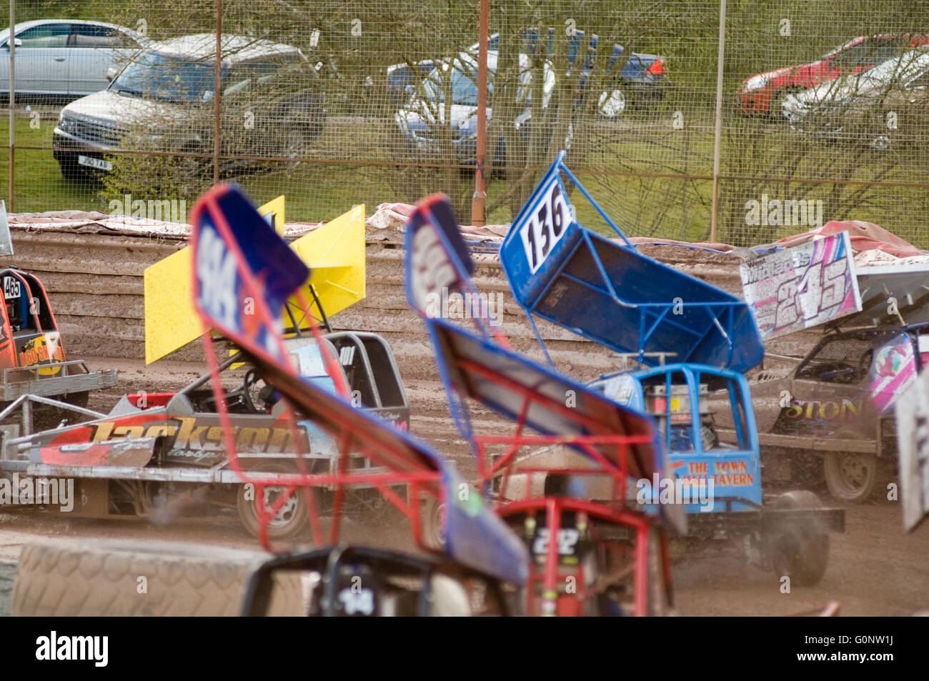 F1 course automobile voitures pistes piste de course à roues ovales courses ouvrir roues v8 powered aile ailes courtes vers le bas de pare-chocs pare-chocs n Banque D'Images