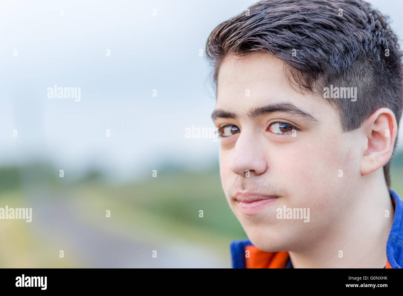 Close up of young boy in countryside Banque D'Images