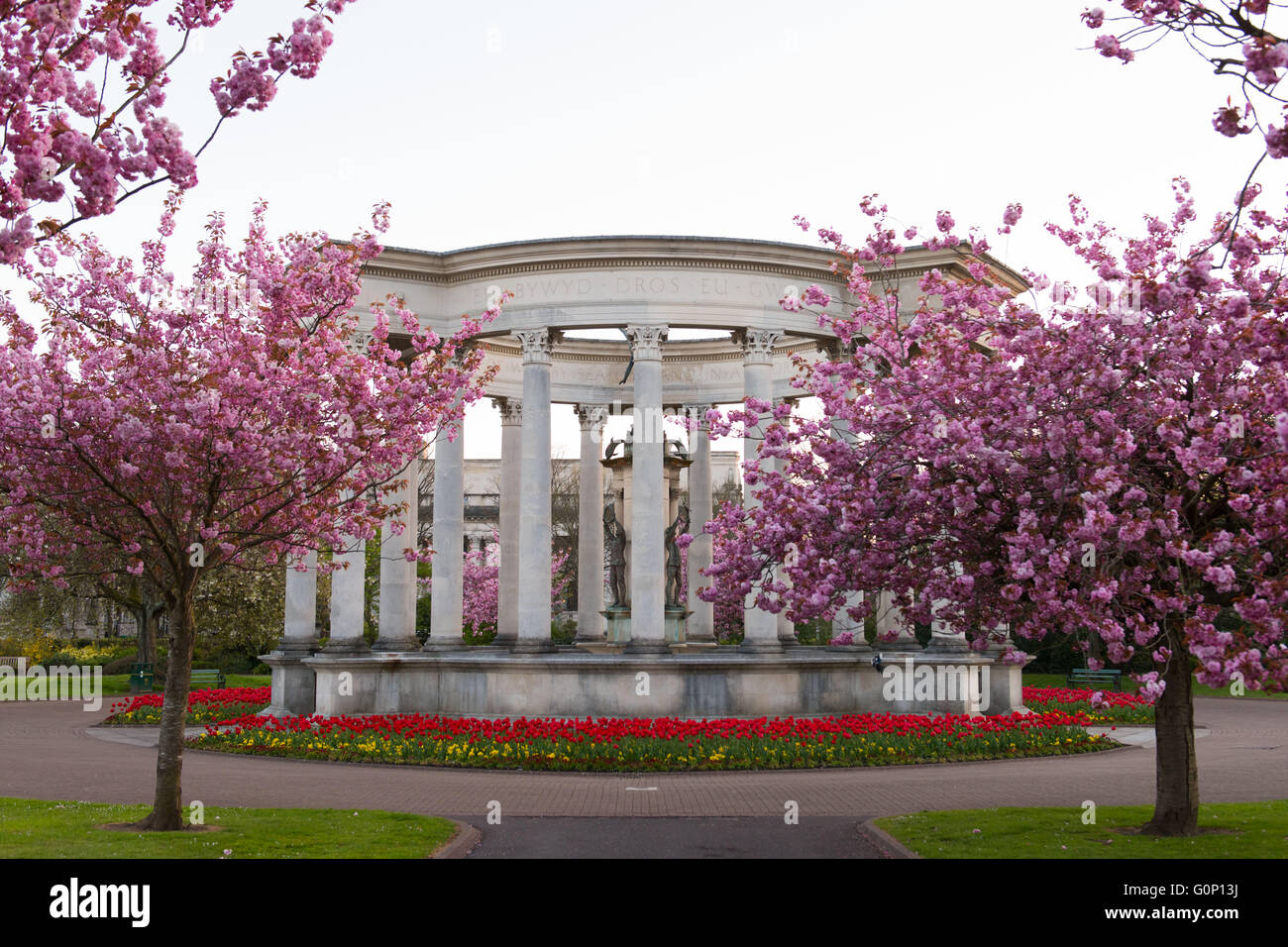 Le Cénotaphe monument commémoratif de guerre à Alexandra Gardens, Cathays Park, Cardiff, Pays de Galles du sud. Banque D'Images