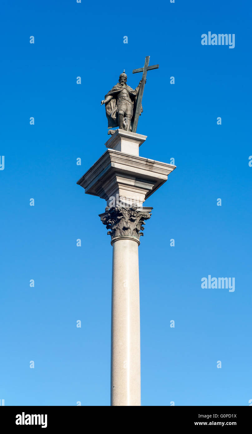 La colonne de Sigismond (Kolumna Zygmunta) en place du Château, Varsovie, Pologne. La statue érigée en 1644 commémore le roi Sigismond I Banque D'Images