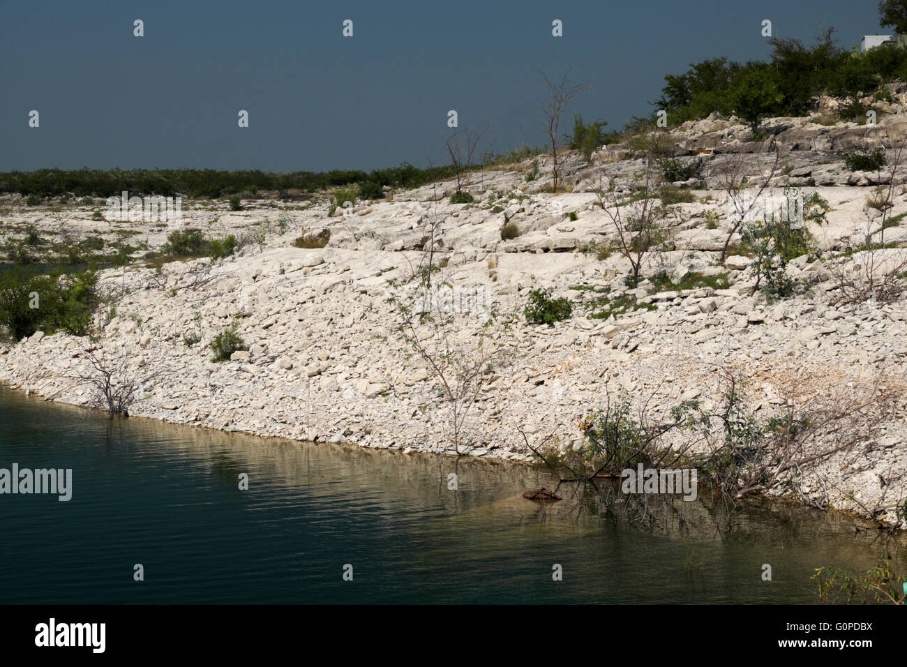 Le calcaire du lac réservoir Amistad près de Del Rio, Texas. Banque D'Images