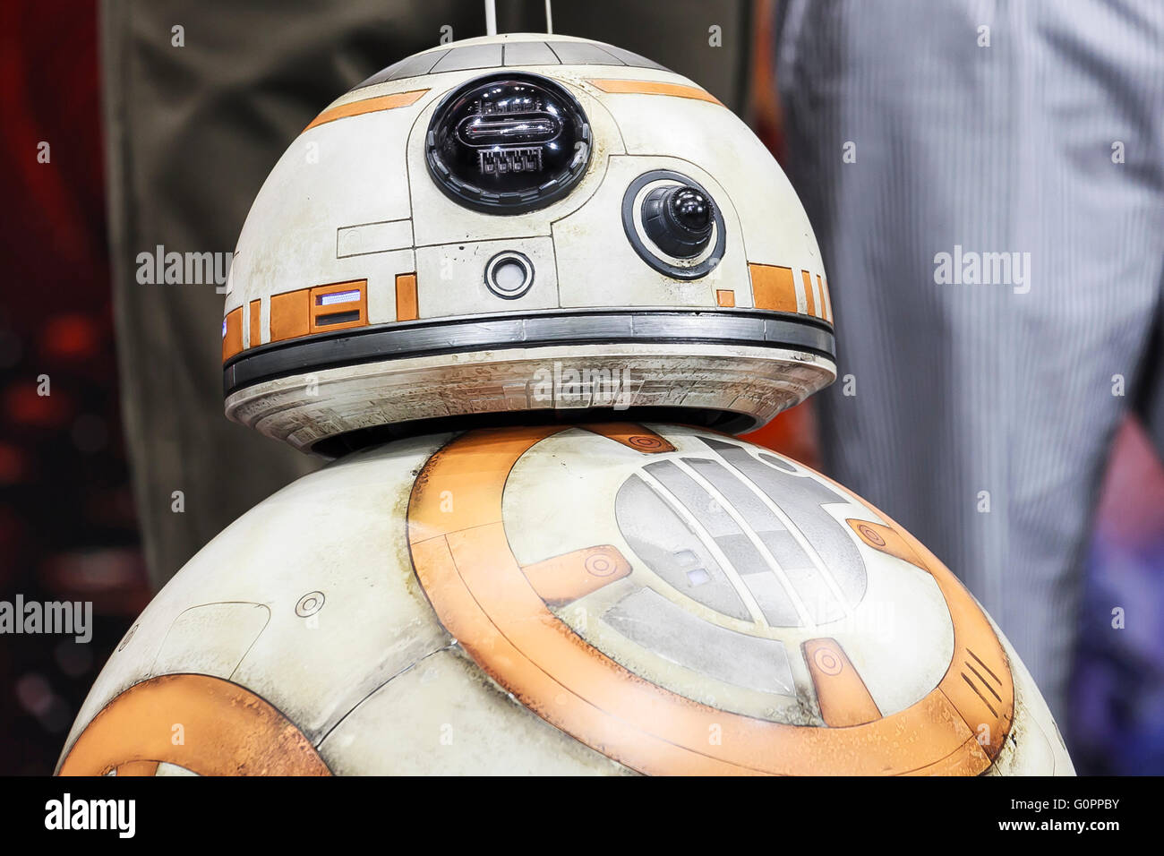 Tokyo, Japon. 4 mai, 2016. Star Wars robot BB-8 assiste à l'événement de  lancement de ''Star Wars : Episode VII - La Force s'éveille'' premium fort  MovieNEX à Parco Theater à Shibuya