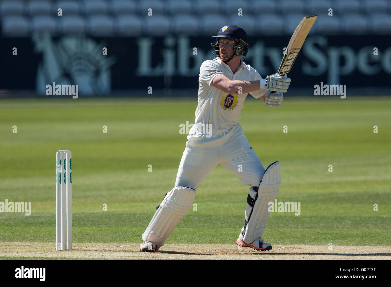 Londres, Royaume-Uni. 4 mai 2016. Paul Collingwood de Durham au bâton contre Surrey à l'ovale sur le quatrième jour de la Specsaver County Championship match à l'Ovale. David Rowe/ Alamy Live News Banque D'Images