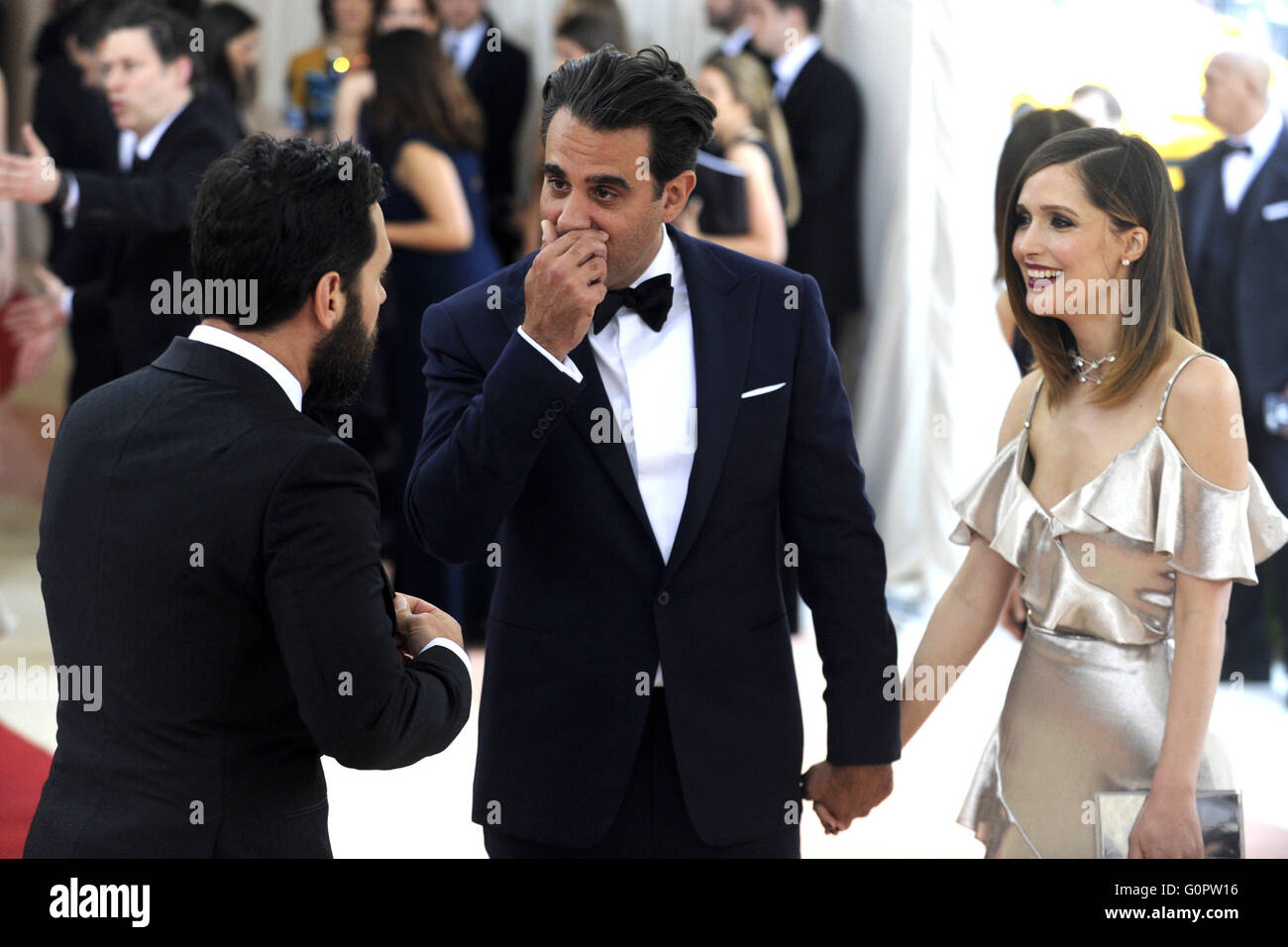 La ville de New York. 2 mai, 2016. Bobby Cannavale et Rose Byrne à la 'Manus x Machina : mode dans l'ère de la technologie' Costume Institute Gala au Metropolitan Museum of Art le 2 mai 2016 à New York. Dans le monde d'utilisation | © dpa/Alamy Live News Banque D'Images