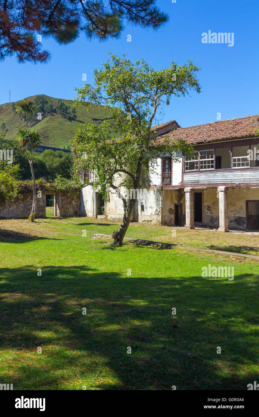Village abandonné (San Antolin Bedon) Espagne Banque D'Images