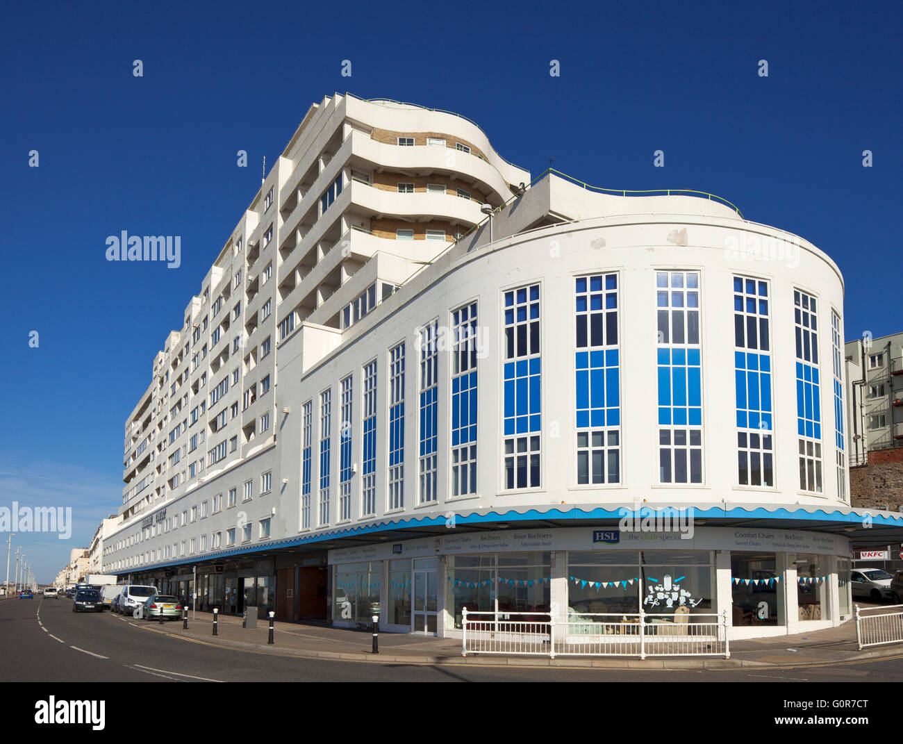 Marine Court Hastings. Banque D'Images