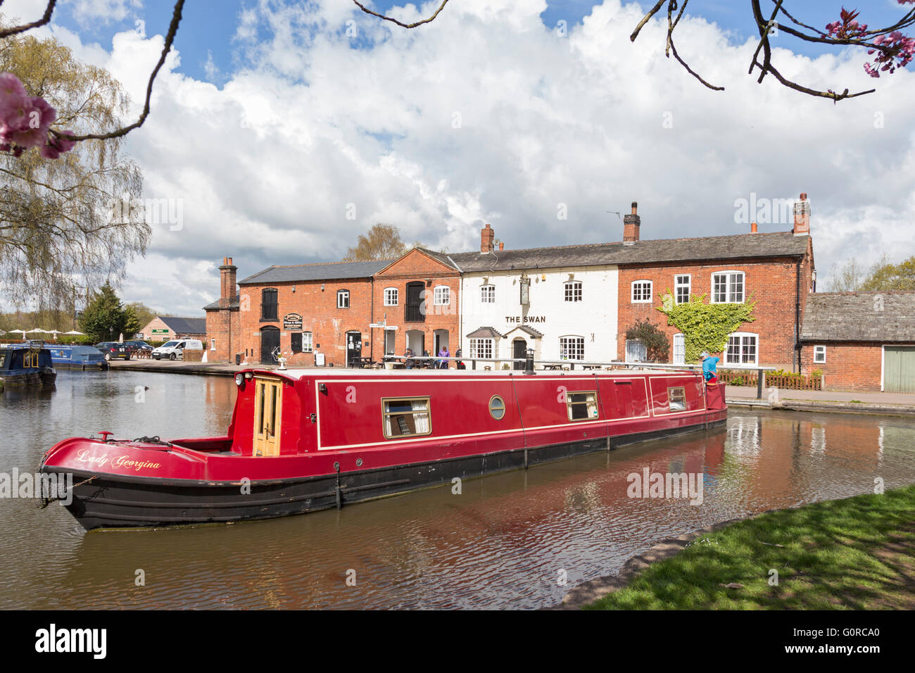 À Narrowboats Fradley Junction sur la Trent et Mersey Canal, Staffordshire, England, UK Banque D'Images