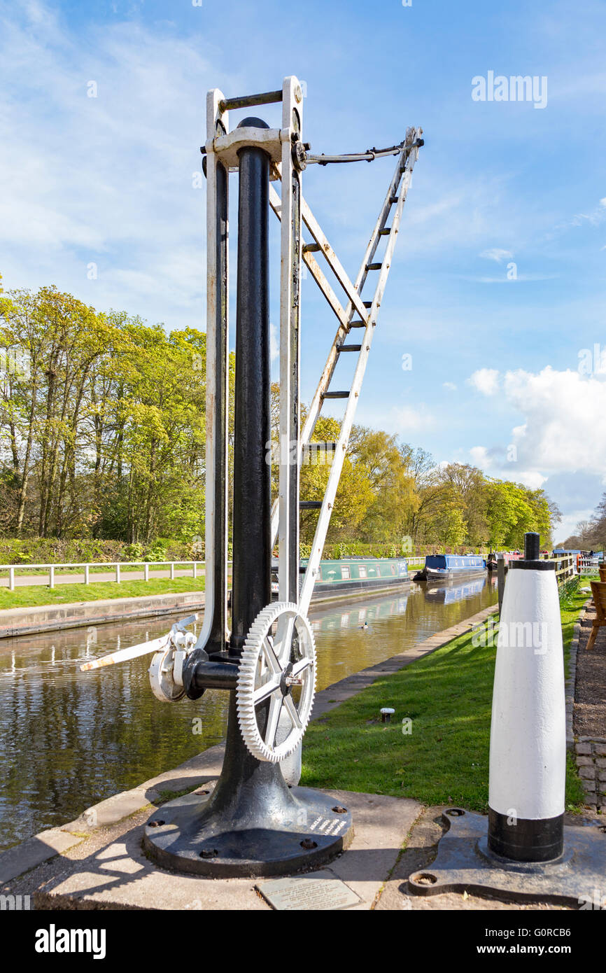 À Narrowboats Fradley Junction sur la Trent et Mersey Canal, Staffordshire, England, UK Banque D'Images