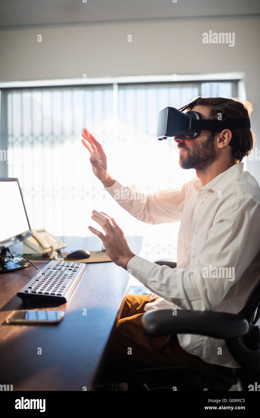 Businessman wearing glasses virtuel Banque D'Images
