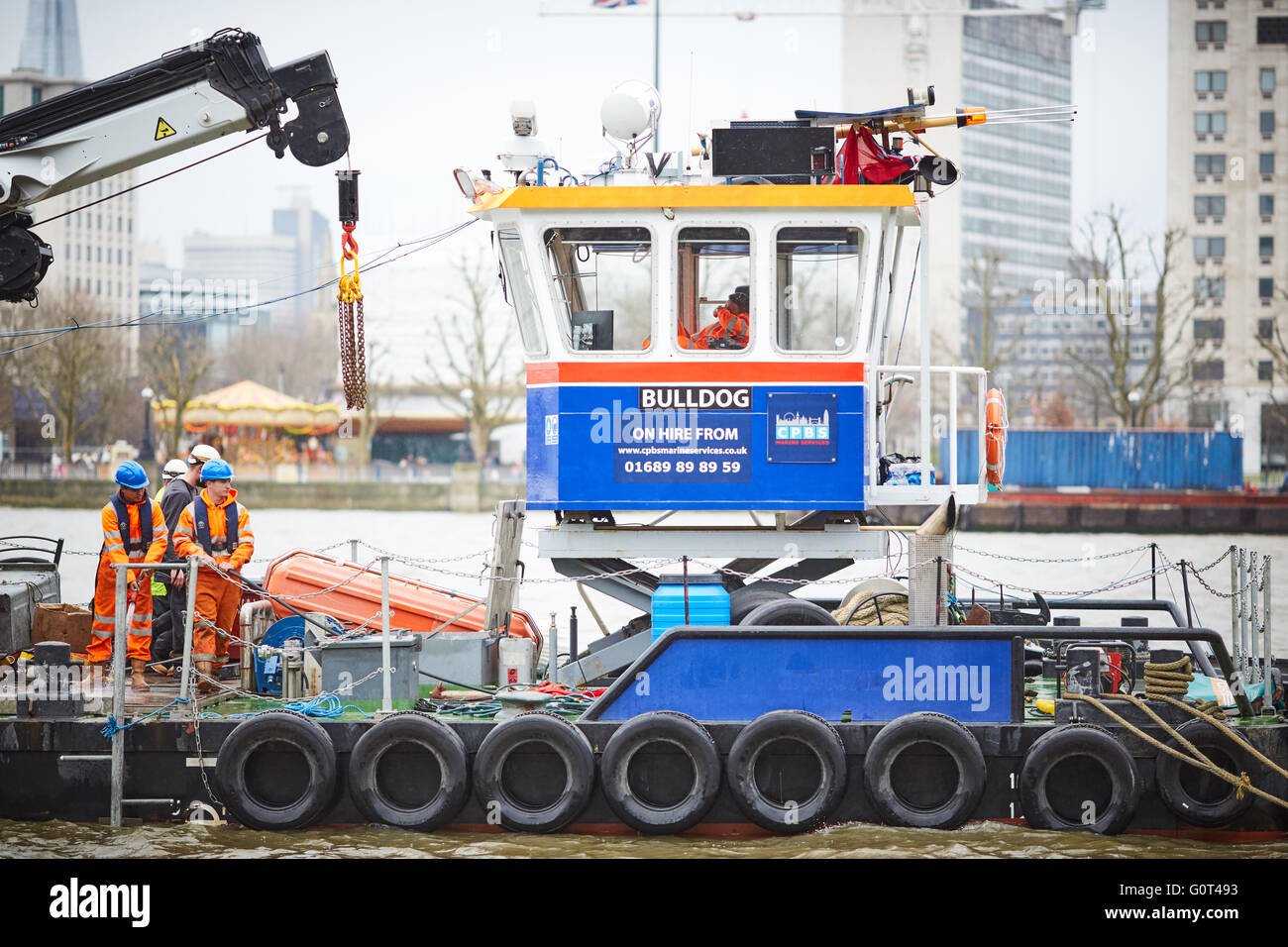 Multicat buildog travaillant sur la Thames London canal bateau de remorquage, canaux 15-04 rivière navigable, bateau étroit, club Banque D'Images