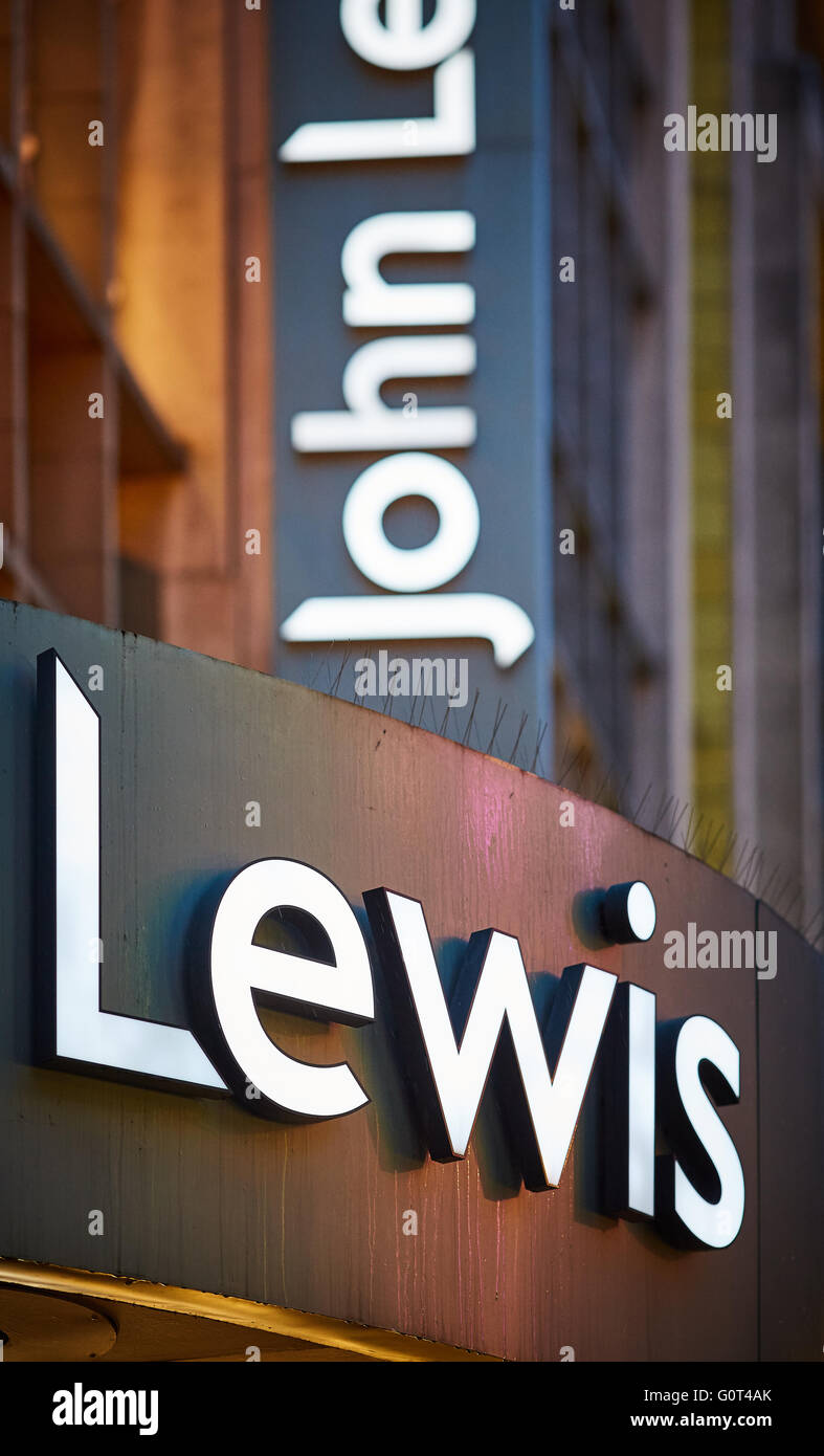 Oxford Street Londres John Lewsi flagship store panneaux extérieurs ministère magasin Banque D'Images