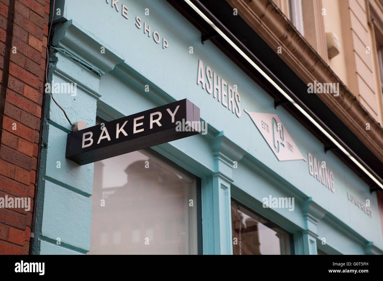 Royal Avenue, Belfast. 4e mai 2016. Ashers Boulangerie, qui est au centre de la ligne, quand Gâteau Gay Homme Gay activiste Gareth Lee dont la conception serait Banque D'Images