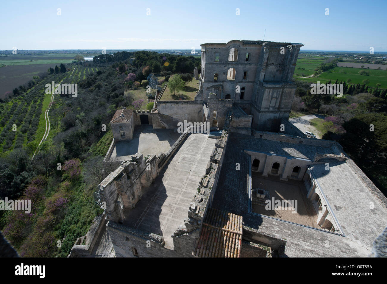 Abbaye de Montmajour, près de Arles. La France. Vue depuis le Pons de l'Orme tower Banque D'Images