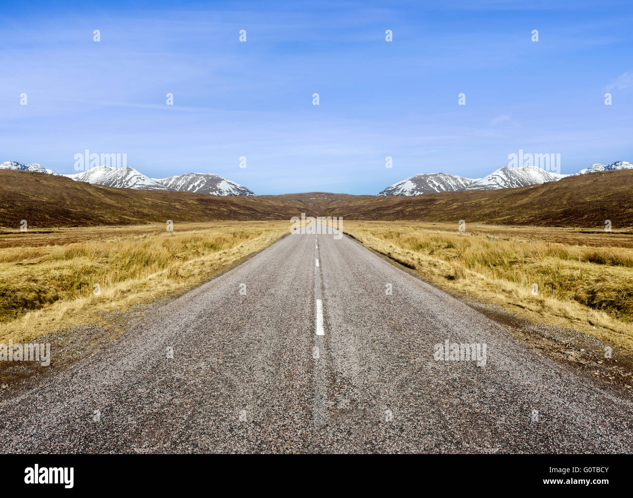 Longue route droite Banque D'Images