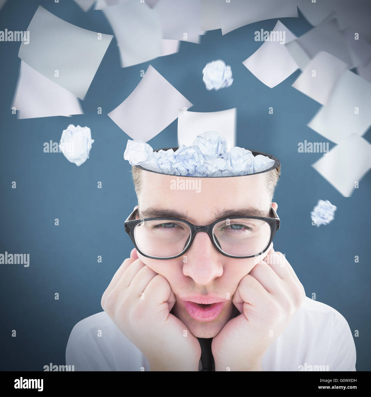 Image composite de hipster geek s'endormir sur les mains Banque D'Images