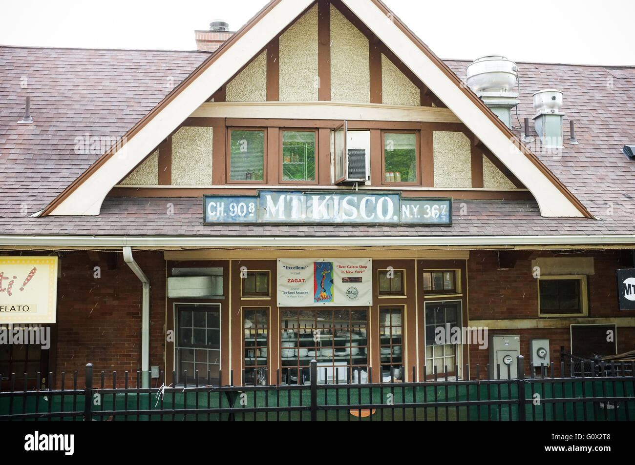 La gare de Mount Kisco dans la région de la vallée de l'Hudson de l'état de New York Banque D'Images