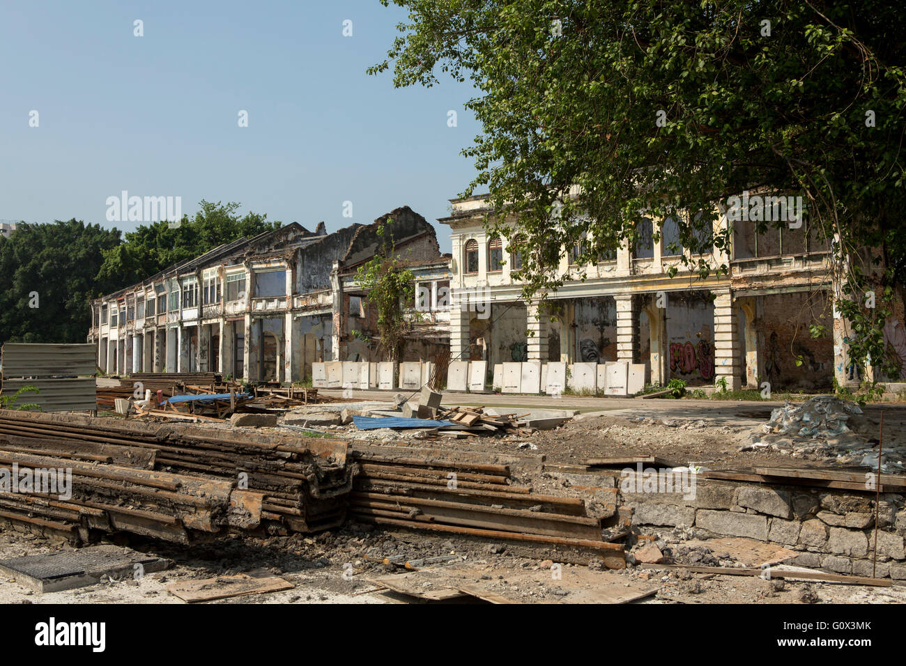 Boutique abandonnés en attente de maisons rénovation ou démolition dans la région au patrimoine mondial de l'UNESCO à Georgetown Penang Banque D'Images
